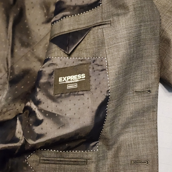 Express Men's Suit - Picture 7 of 11